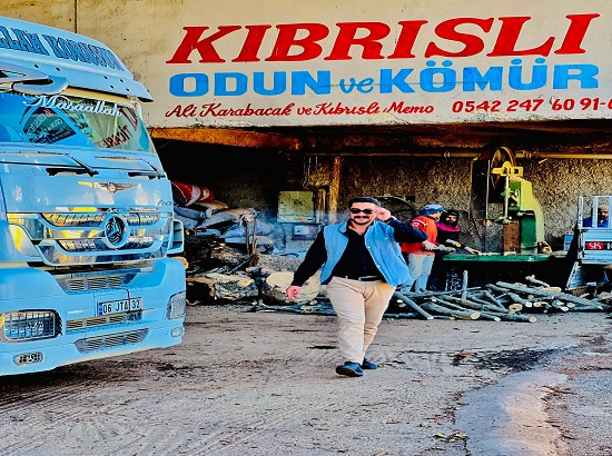 Şanlıurfa’da uzun yıllardır hizmet veren firmamız, odun ve kömür satışı alanında bölgenin önde gelen tedarikçilerinden biridir. Amacımız, müşterilerimize en kaliteli ve uygun fiyatlı ısınma çözümlerini sunmaktır. Kaliteli ürünlerimiz sayesinde, uzun süreli ısınma sağlayan odun ve kömür çeşitlerimizi güvenle tercih edebilirsiniz.